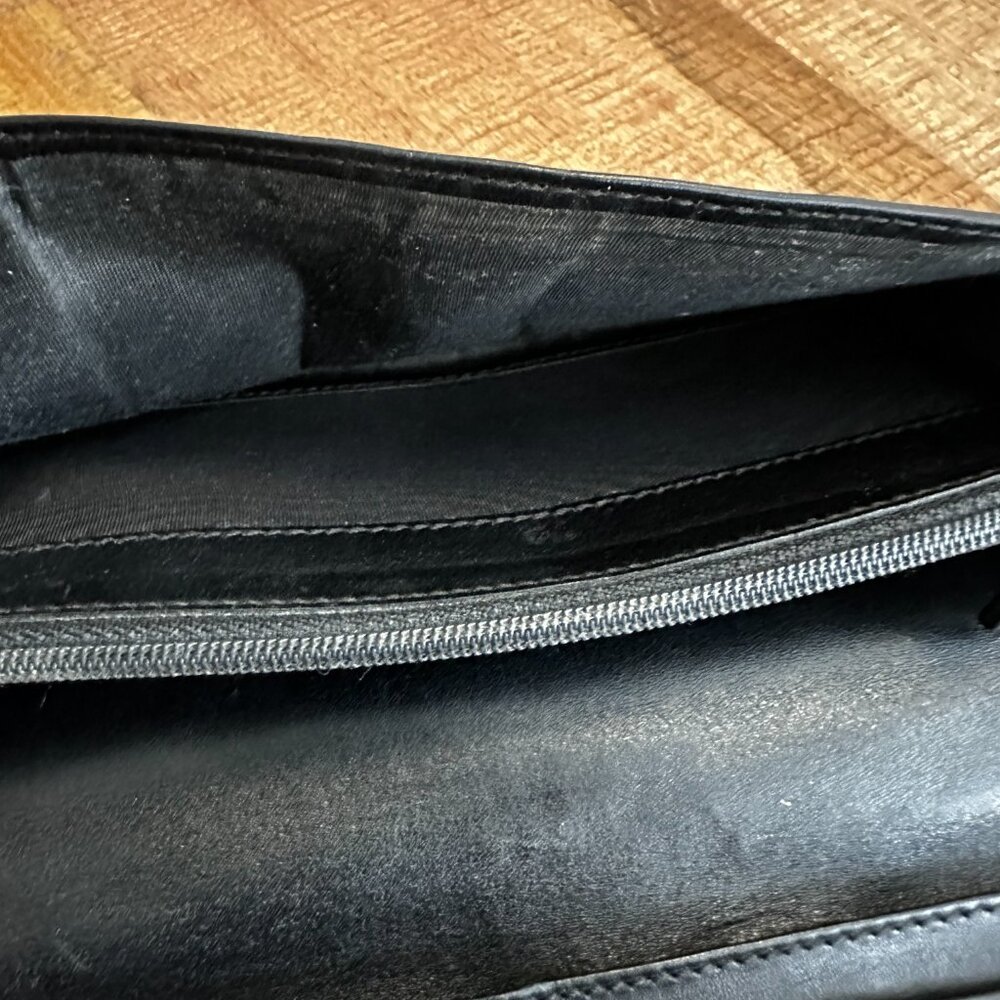 Gucci Wallet -Authentic - Picture 3 of 5